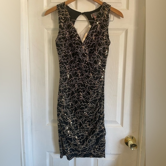 LIPSY LONDON Black Lace Sequined Embroidered Cocktail Party Dress Sz. 4 NWT - Picture 1 of 7